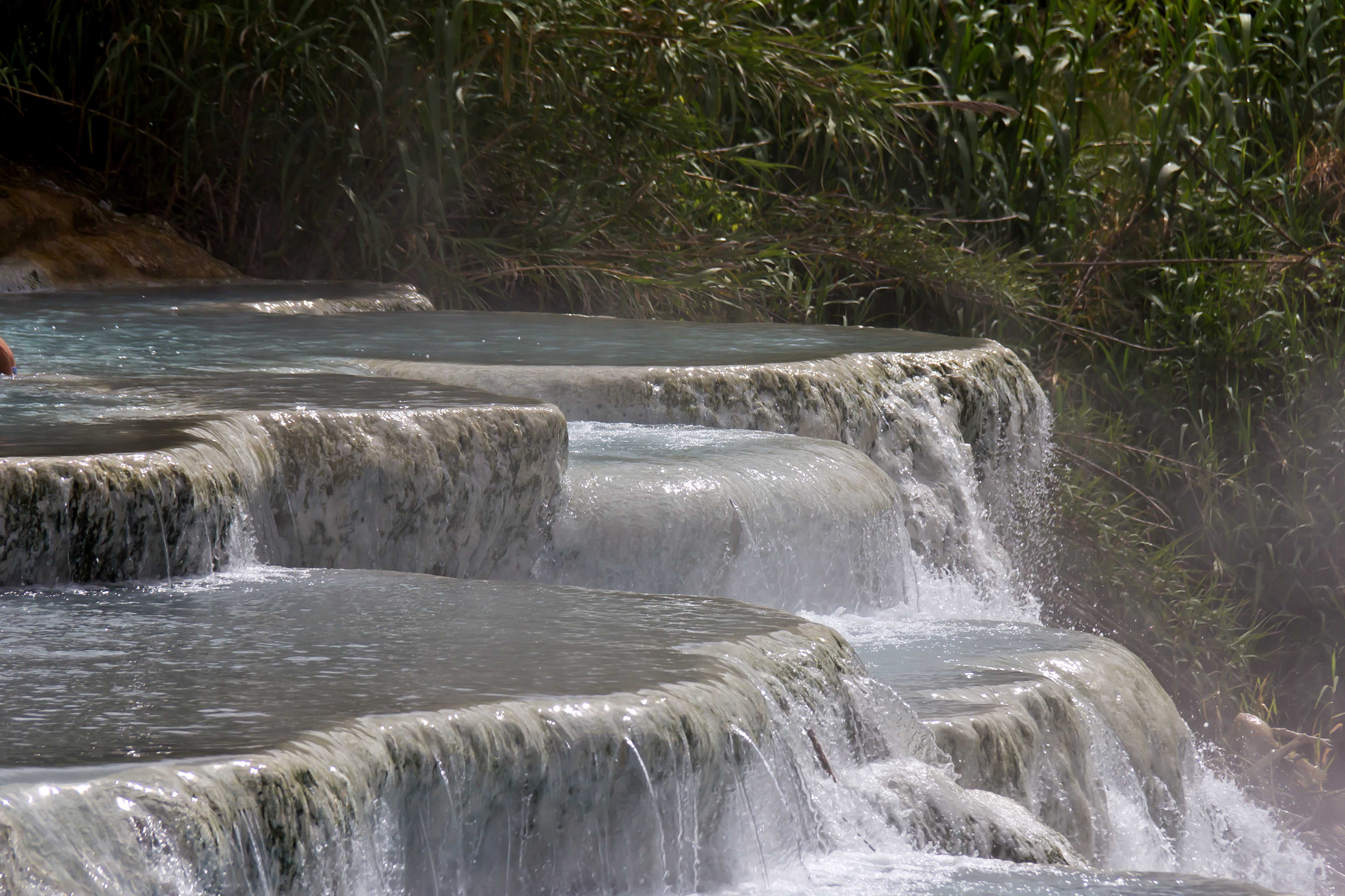 Terme_di_Saturnia_-_Cascate_del_Mulino-0